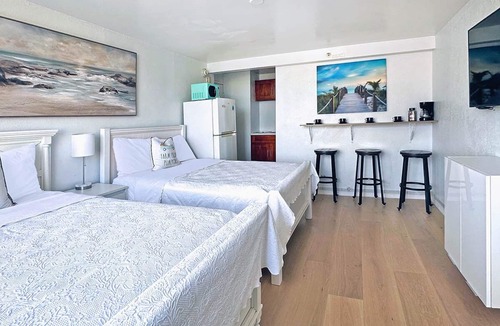 Ala Moana Apartment | Tropical Island Hawaii Waikiki