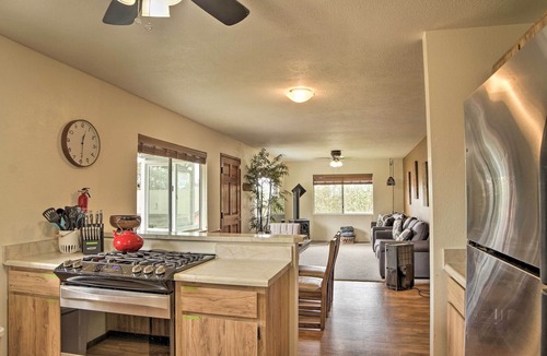 Ohia Estates Cottage | Tropical Volcano Bungalow < 4 Mi to Nat'l Park!
