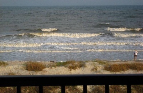Folly Field Villa | True DIRECT Oceanfront - Admiral's Row 305 - Right on the Beach! Best View!