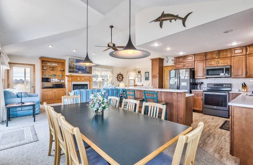Duck House | True North | 375 ft to the beach