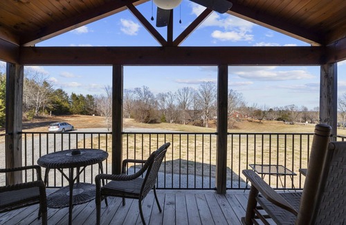 Tryon Cabin | Tryon Tiny Cabin #3 minutes from Equestrian Center