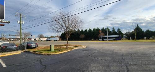 North Chesterfield Hotel | Turnpike Motel Richmond VA by Hotel O US 60
