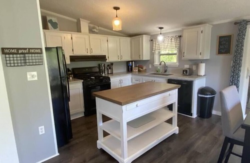 Lewiston House | Turtle Cove