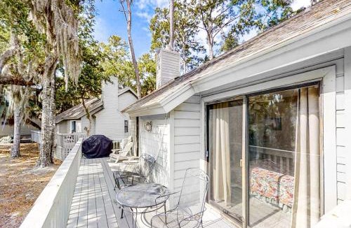 Oak Grove House | Turtle Pond