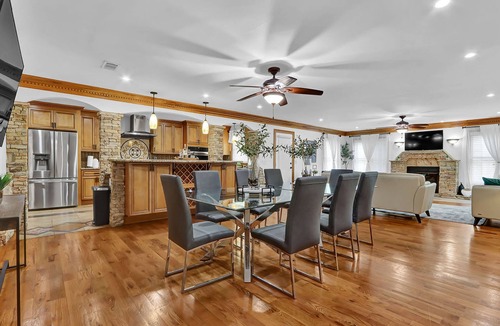 North Brookhaven House | Tuscan Dreams Message Now for Summer Special