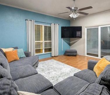 Belton House | Twilight Hollow - Lakeview Retreat - Sleeps 24