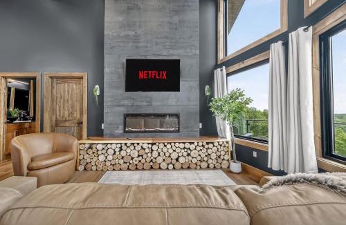 Saluda House | Twilight Timber at Saluda Mountain Retreats