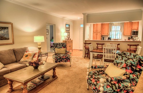 Murrells Inlet House | Two-Bedroom Cottage Located within the Historic Wachesaw Plantation