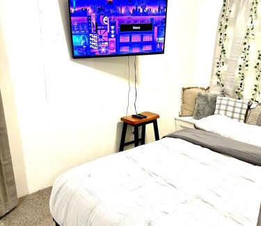 Detroit Villa | Two Bedroom Villa Studio with fireplace & Living room