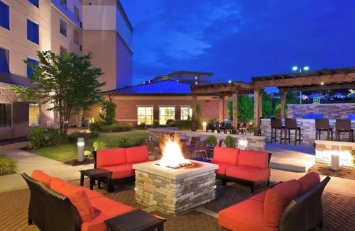 Canonsburg Hotel | Two Studios with 2 Queen Beds – Pool, Kitchen, Workspace & Evening Social