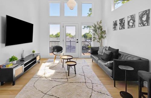 Downtown Apartment | Two Suites Near Downtown Raleigh Sleeps 8