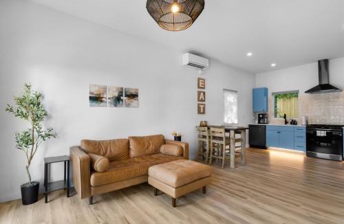 Downtown Apartment | Two Suites Near Downtown Raleigh Sleeps 8