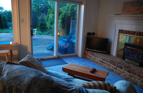 Philomont Bed & Breakfast | Tyrolean Garden Suite w/pool/private entrance n patio