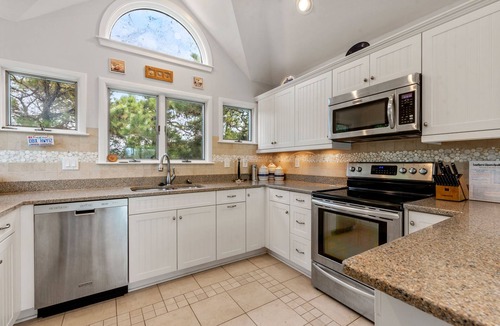 Monteray Shores House | Ultra Classic: Private Pool | Hot Tub | Gym Access
