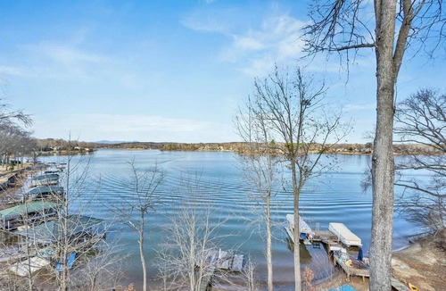Inman House | Unbeatable lake & mountain views in renovated, family-friendly, lakefront home