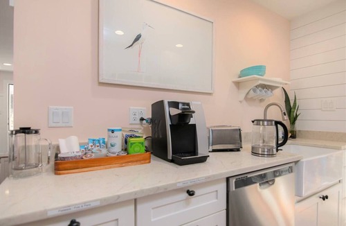 Mount Pleasant House | Unbeatable Location - Beaches & DT - Kid Friendly