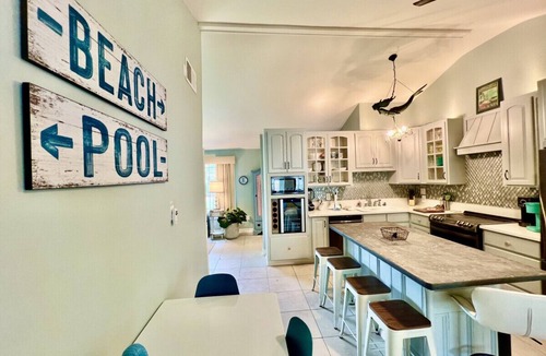 Folly Field House | Under the Sea: Walk2Beach, Pool, Putting Green, Fenced Yard, EV