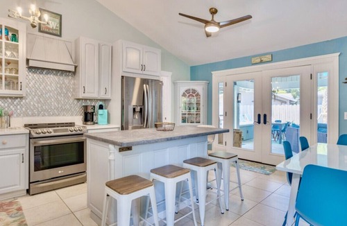Folly Field House | Under the Sea: Walk2Beach, Pool, Putting Green, Fenced Yard, EV