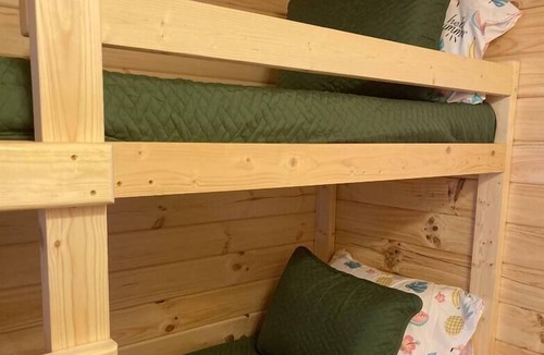 Holly Ridge Cabin | Unique Cabin Near Surf City with Loft and Parking