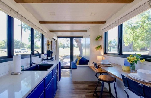 Waco Apartment | Unique Container Home in Waco