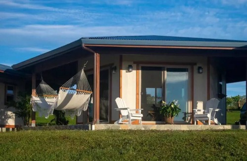 Hilo House | Unique self sufficient ocean view Eco Village in Hawaii 15 minutes from Hilo