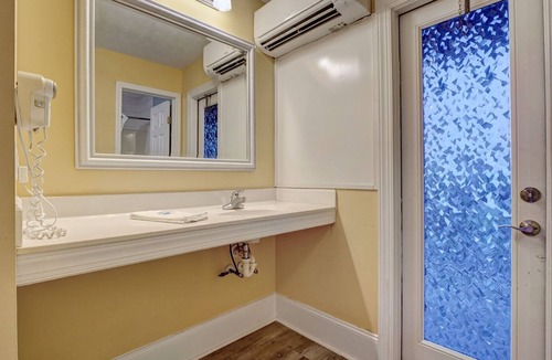 Surf City Hotel | Unit 103SD at Tiffany's Motel