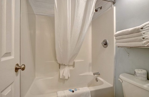 Surf City Hotel | Unit 103SD at Tiffany's Motel
