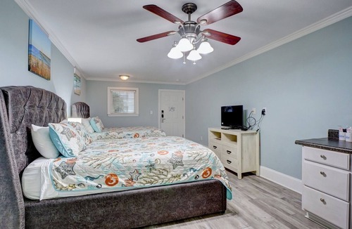 Surf City Hotel | Unit 113D at Tiffany's Motel