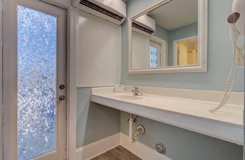 Surf City Hotel | Unit 215SD at Tiffany's Motel