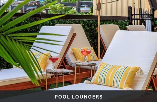 East Cesar Chavez Condo | (Unit 4) 6th Street Suite: 4BR/11Beds - Pool, Rooftop, Garden Bars, Walk to Everything!