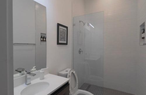 Shaw Apartment | Unit 7 Spacious 3 Bedroom Plus Sofa Bed Sleeps 10