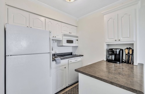 North Forest Beach Condo | Unobstructed Oceanfront 1 bedroom condo with King size bed!