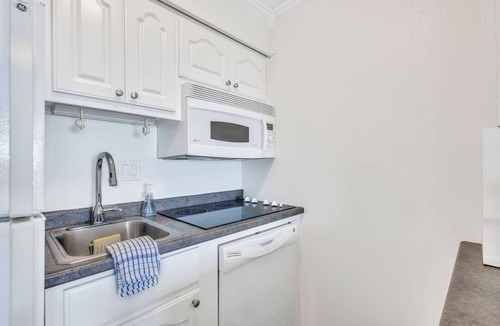 North Forest Beach Condo | Unobstructed Oceanfront 1 bedroom condo with King size bed!