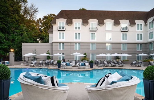 Braselton Hotel | Unwind in Well-Appointed Accommodations Near Championship Golf Courses – 2 Min