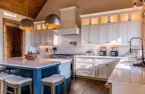 Banner Elk Cabin | Up & Away at Eagles Nest | Luxury Mountain Home | Sleeps 24 | Views + Hot Tub