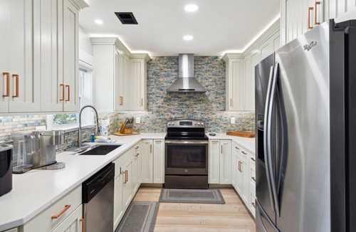 Isle of Palms House | Updated 3 bedroom home, walk to beach, private pool, screened porch!