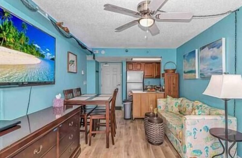 Myrtle Beach Condo | Updated Direct Oceanfront 1BR W/Panoramic VIEWS!
