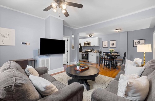 Southwest Raleigh Apartment | Updated Historic 2BR Walk to Glenwood South &Fletcher Park