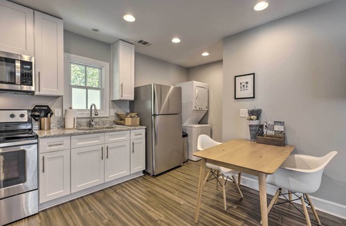 Metropolitan Apartment | Updated Savannah Apartment - Walk to Forsyth Park!