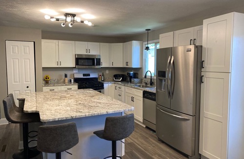 Morgantown House | Upscale house with deck, yard - walk to Stadium and 10 minutes to Downtown!