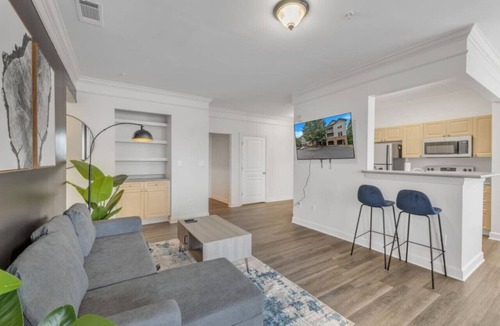 Southwest Raleigh Apartment | Upscale King 2BR Suite—Mins to Downtown Raleigh!