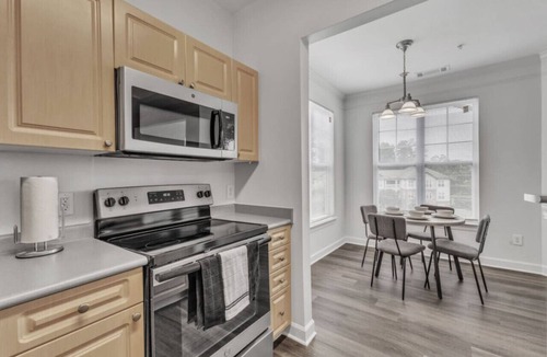 Southwest Raleigh Apartment | Upscale King 2BR Suite—Mins to Downtown Raleigh!