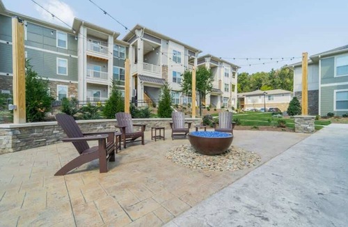 Charlotte Apartment | Upscale King 3 Bed Suite to Uptown Charlotte!