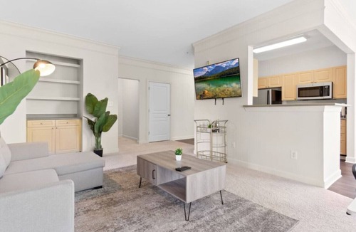Southwest Raleigh Apartment | Upscale King 3 Bed Suite—Mins to Downtown Raleigh!