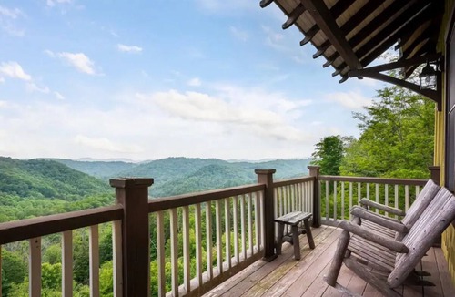 Wolf Laurel Ski Chalet | Upscale mountain retreat w/hot tub and WOW VIEWS!