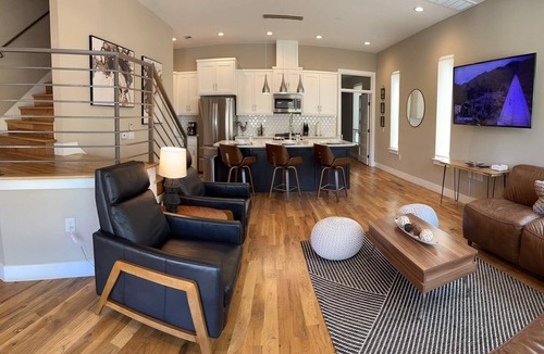 Chestnut House | Upstay—Newly Built Poolside Home w Balcony & BBQ