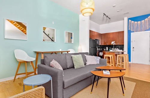 First Ward Apartment | Uptown 1st Ward | Minutes to Epicentre | Gym-Pool