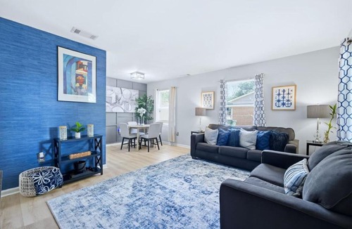 Paw Creek House | Uptown 3BR Oasis - Ice Bath, Firepit, Private Yard