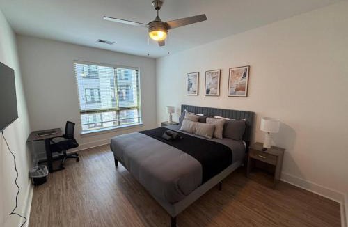 Second Ward Apartment | Uptown Escape - Free Parking, Pool, Walkable