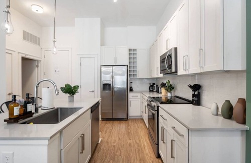Second Ward Apartment | Uptown Haven | Free Parking, Pool, Walkable